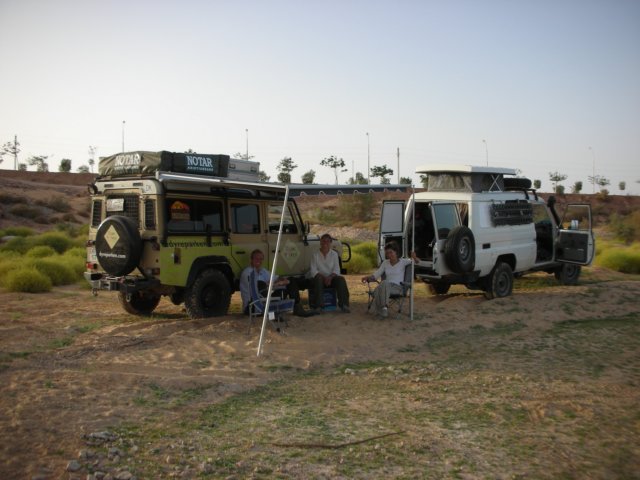 lunchstoponnasserlakeinabusimbelwemetdanishoverlandersinaswanwhomwehadfirstmetincairo.jpg