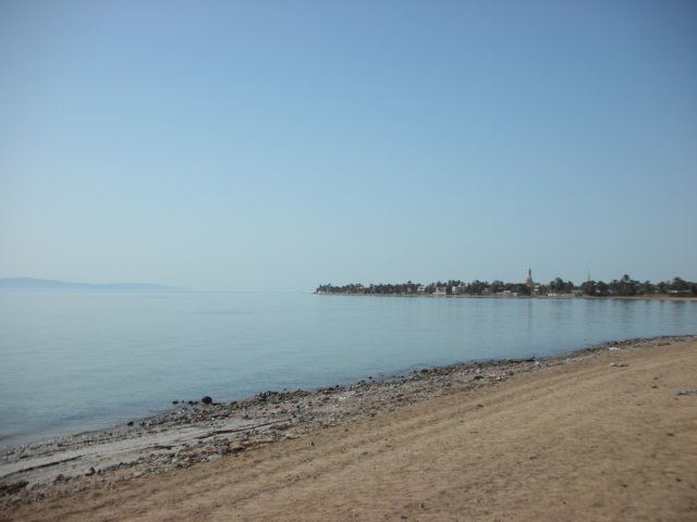 onedaylatewereacheddahabthewellknowndivingsiteontheredsea.jpg