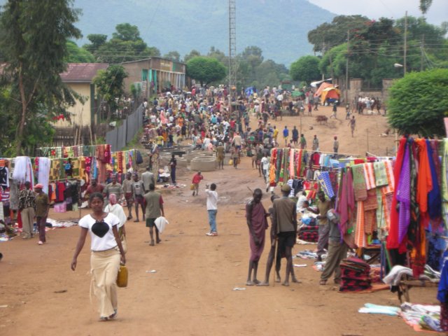 saturdaymarketinjinkaisalsovisitedbytribalpeoplefromothertownsintheomovalleysouthethiopia.jpg