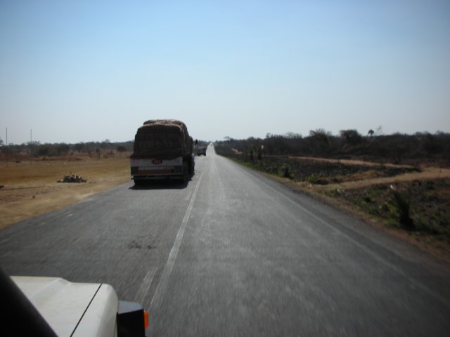 mainroadsinzambiaaregoodwetravelled700kminonedayincla4hourstopinbetween.jpg