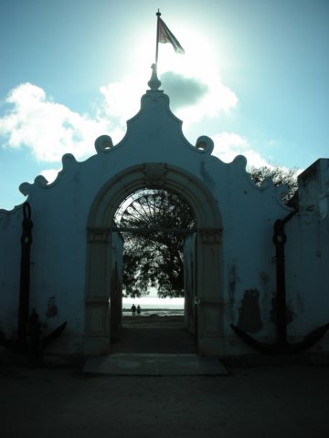 entrancetotheoldportofilhademozambique.jpg