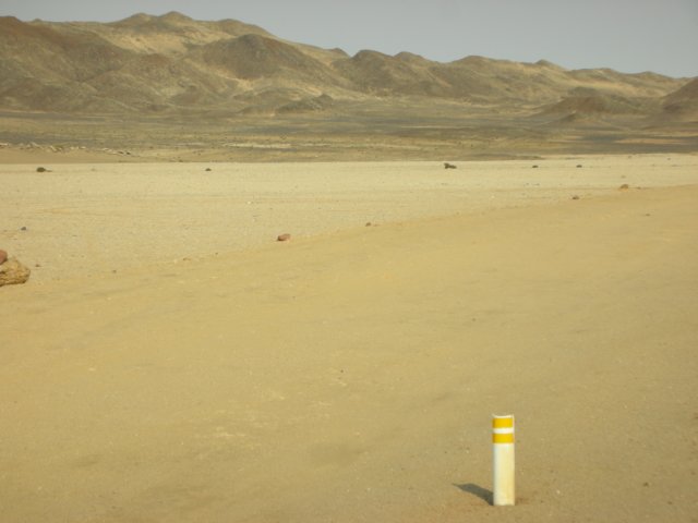 thesaltroadalongthenamibiancoastitismadeofsaltandsandmixedwhichgivesitahardandsmoothsurface.jpg