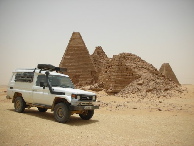 jebelbarkalpyramidsnorthernsudan.jpg