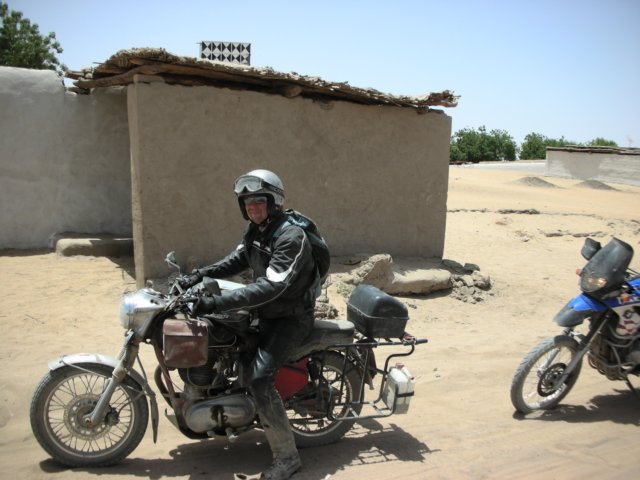 richardwithhisenfieldpleasenotethetemperatureisslightlyabove50c.jpg