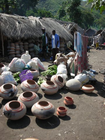 kisipotteryissoldinmarketsasfarasdaressalaam.jpg