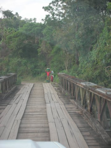 typicalbridgeintanzaniahereonthewaytolakenyasamalawi.jpg