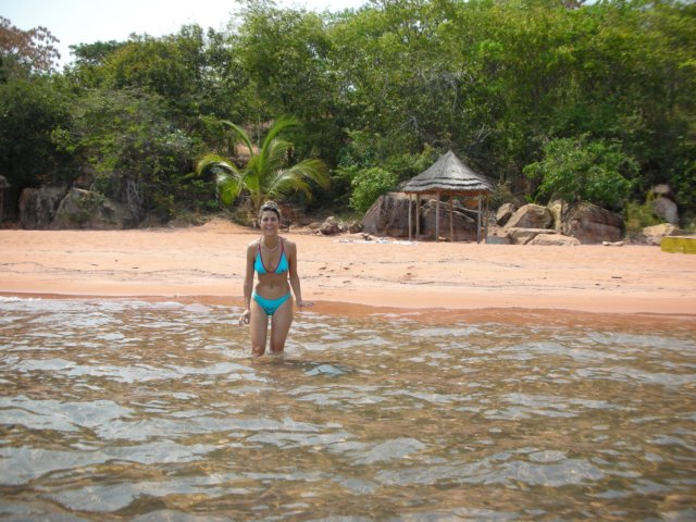 victoriaenjoyingthepleasantwateroflaketanganyikathelakemeasuresnorthtosouth675kmisanaverageof50km.jpg