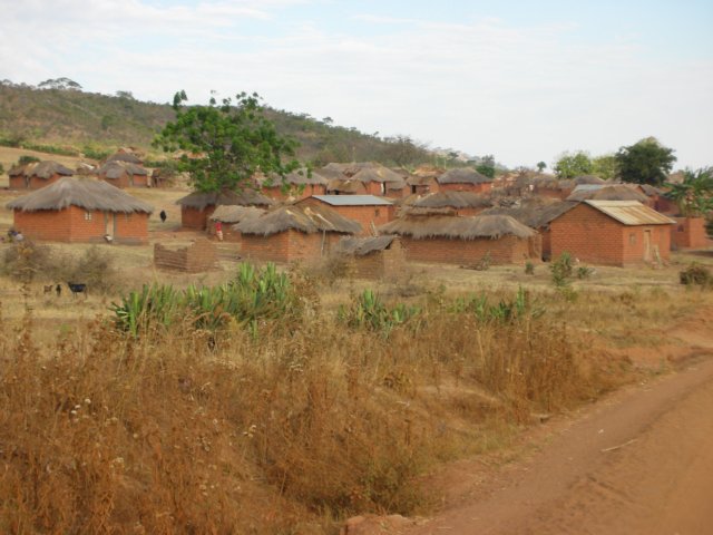 villagenearsumbawangawesterntanzania3.jpg