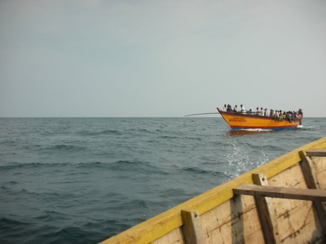 werentedaboattotakeustothegombestreamnationalparkonthewaywecrossedsometaxiboats.jpg